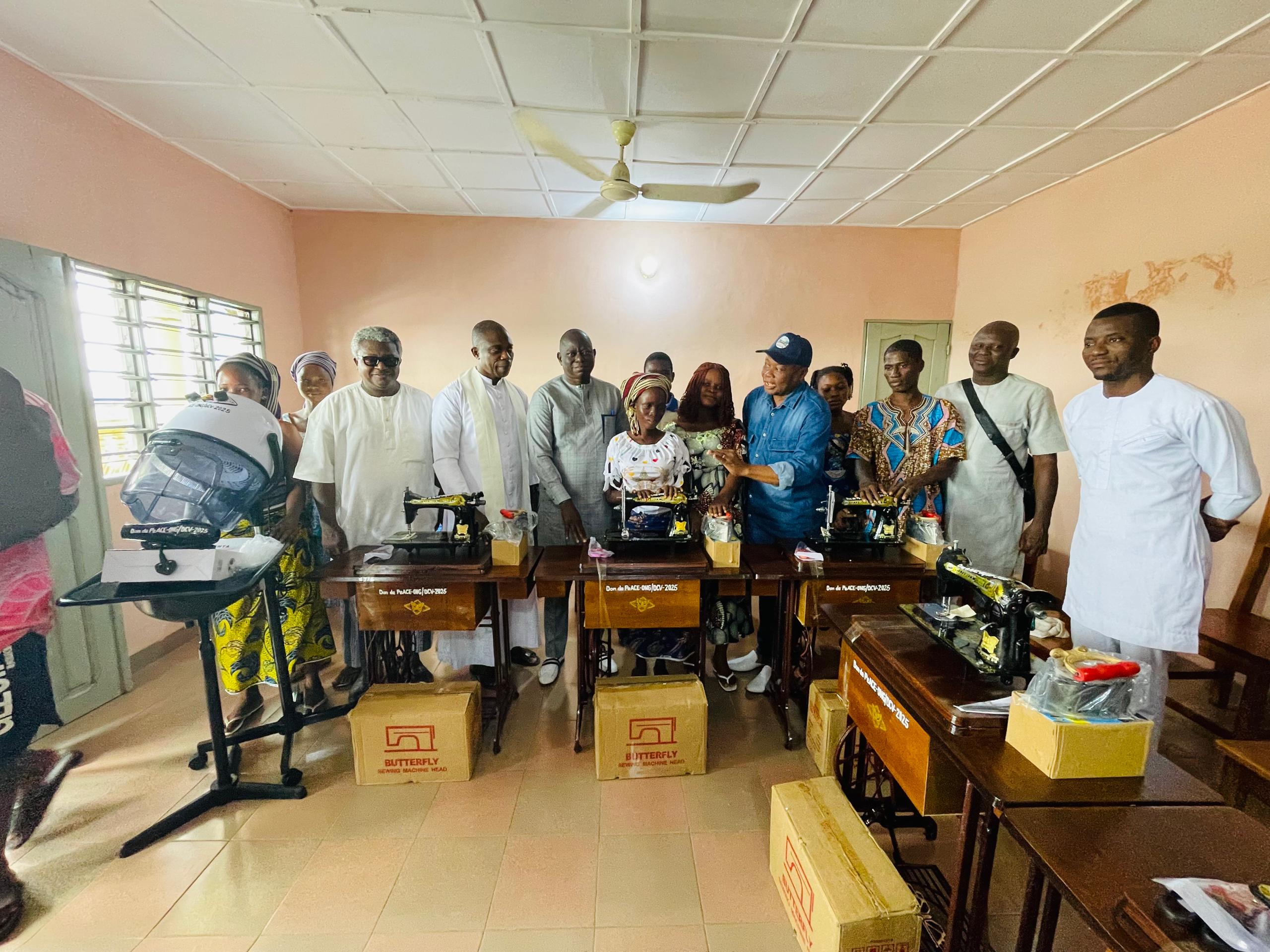 APPUI EN MATERIELS D’INSTALLATION AUX APPRENTIS DIPLÔMES